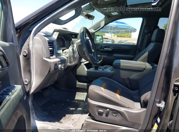 3GTUUEEL2TG215756 2026 GMC SIERRA Black Вид салону спереду