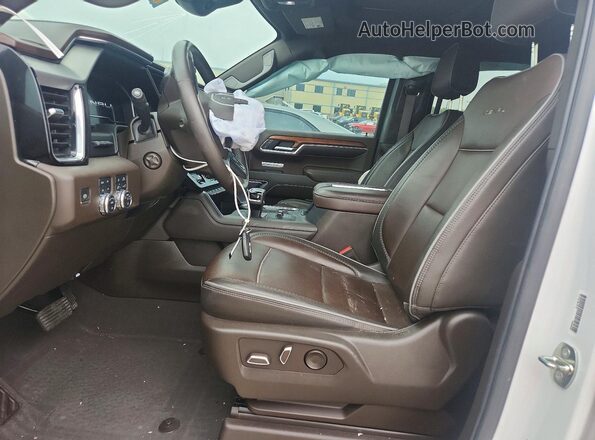 3GTUUGED8NG680369 2022 GMC SIERRA Белый Вид салона спереди