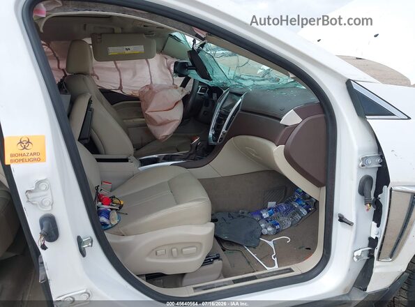 3GYFNCE34GS575084 2016 CADILLAC SRX Белый Вид салона спереди