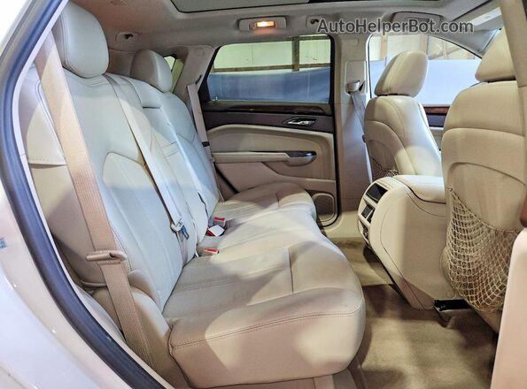 3GYFNCE37GS550115 2016 CADILLAC SRX Белый Вид задней части салона