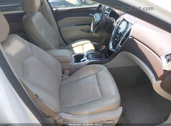 3GYFNDE33GS560548 2016 CADILLAC SRX Белый Вид салона спереди