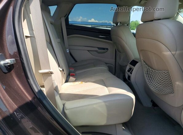 3GYFNEE30GS555118 2016 CADILLAC SRX Purple Вид задньої частини салону