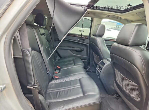 3GYFNEE30GS577488 2016 CADILLAC SRX Silver უკანა სავარძლების ხედი