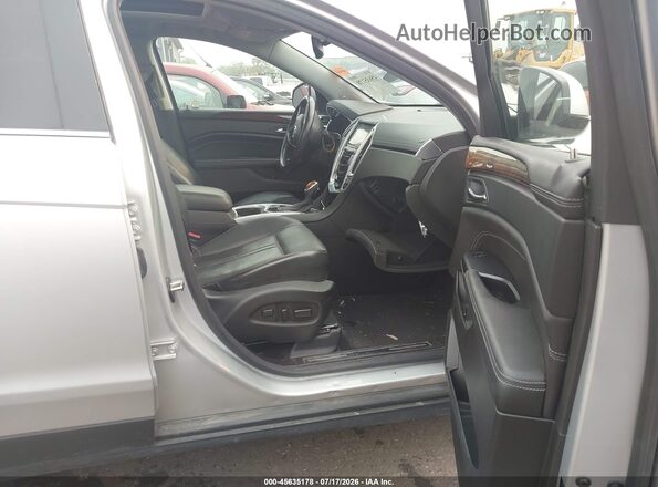 3GYFNEE34GS526415 2016 CADILLAC SRX Серебряный Вид салона спереди