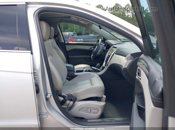 3GYFNEE35GS579723 2016 CADILLAC SRX Silver Вид салону спереду