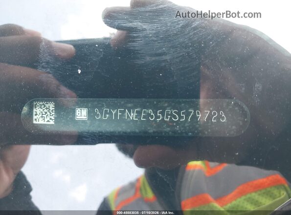 3GYFNEE35GS579723 2016 CADILLAC SRX Silver Вид підкапотного простору