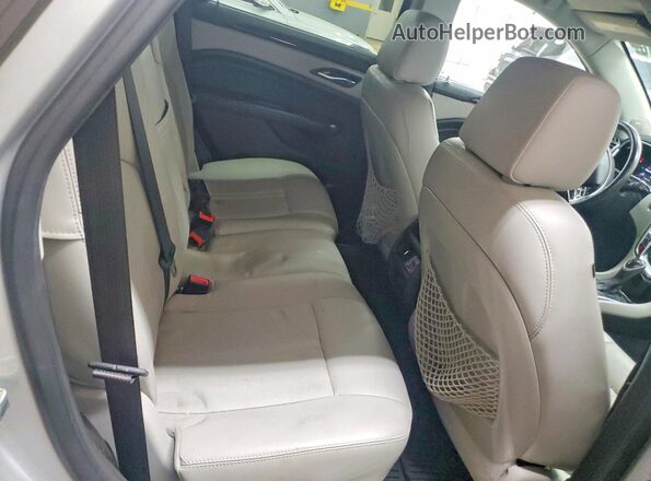 3GYFNEE36GS555608 2016 CADILLAC SRX Silver Vista interior trasera