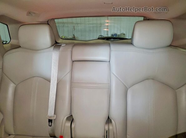 3GYFNEE37GS535724 2016 CADILLAC SRX Cream Rear seats view