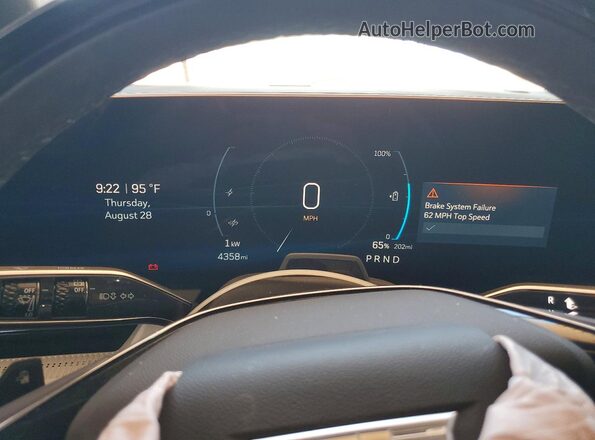 3GYK3BM57TS140006 2026 CADILLAC OPTIQ Gray Սարքավորումների վահանակի տեսք