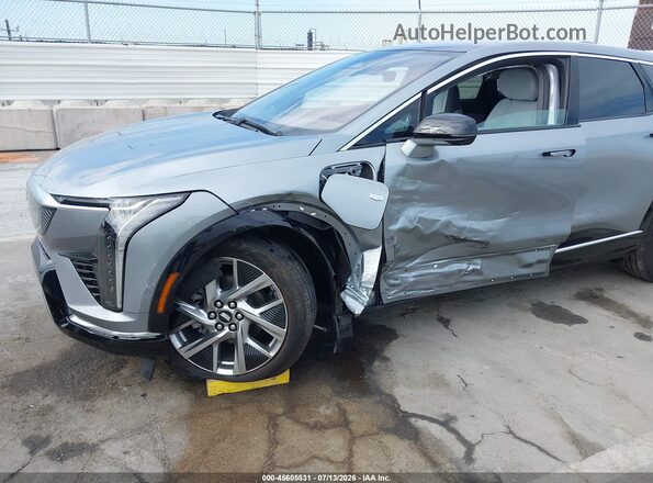 3GYK3BMR1SS236635 2025 CADILLAC OPTIQ Silver წინა ხედი