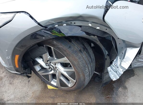 3GYK3BMR1SS236635 2025 CADILLAC OPTIQ Silver 