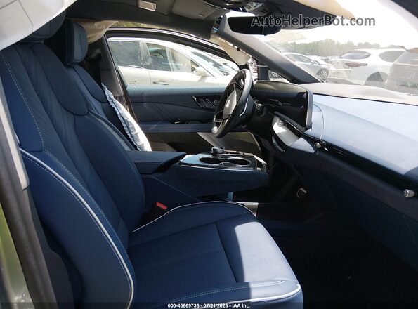 3GYK3DMR8SS222470 2025 CADILLAC OPTIQ Light Blue Вид салона спереди