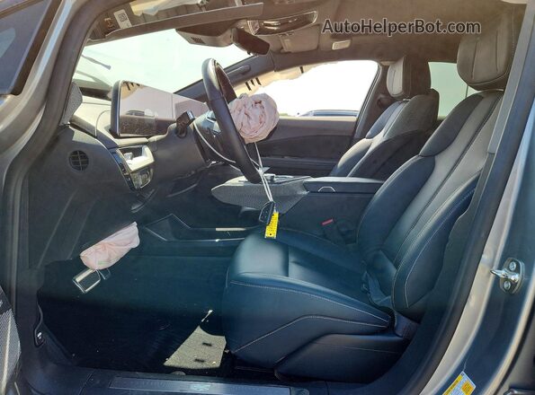 3GYK3EMR2SS203810 2025 CADILLAC OPTIQ Серый Вид салона спереди