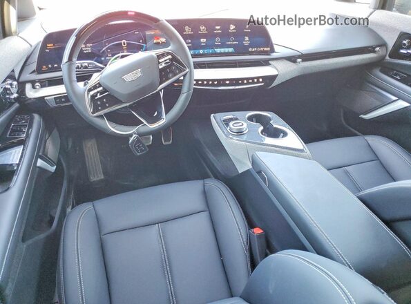 3GYK3EMR8SS182669 2025 CADILLAC OPTIQ Черный Вид панели приборов