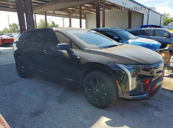 3GYK3EMR8SS182669 2025 CADILLAC OPTIQ Черный Передняя правая четверть