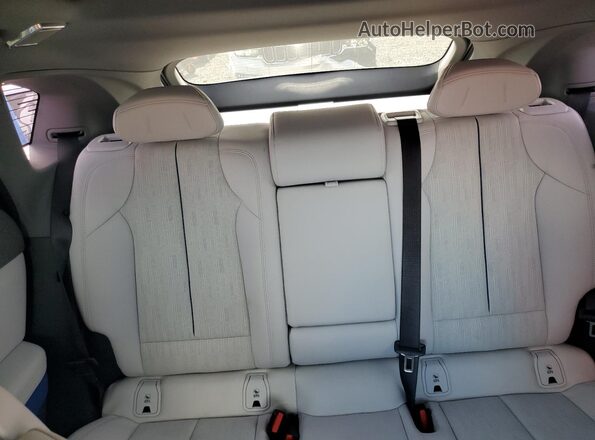 3GYK3GMR4SS158591 2025 CADILLAC OPTIQ White უკანა სავარძლების ხედი
