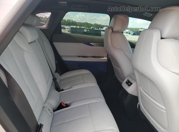 3GYK3GMR4SS158591 2025 CADILLAC OPTIQ White უკანა სალონის ხედი