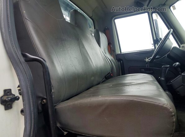 3HAMMMMM6GL066684 2016 INTERNATIONAL 4000 White Rear seats view