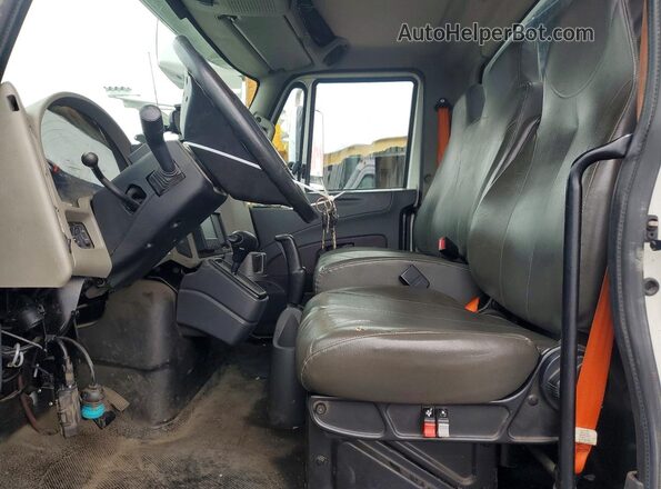 3HAMMMMM6GL066684 2016 INTERNATIONAL 4000 White Front interior view