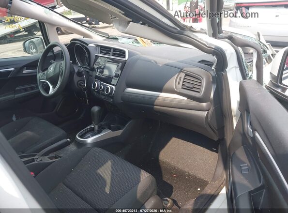 3HGGK5H45KM744174 2019 HONDA FIT White Вид салону спереду
