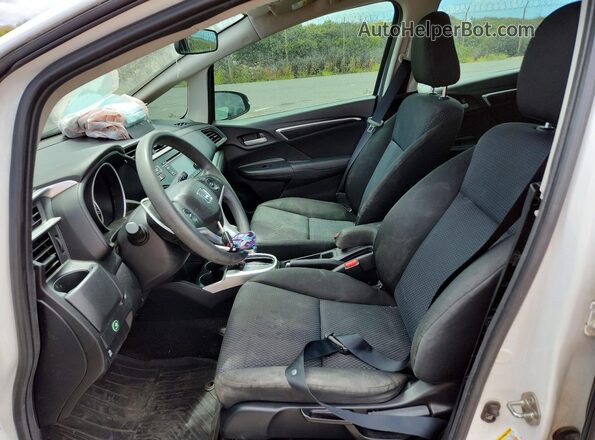 3HGGK5H47KM731586 2019 HONDA FIT White Front interior view