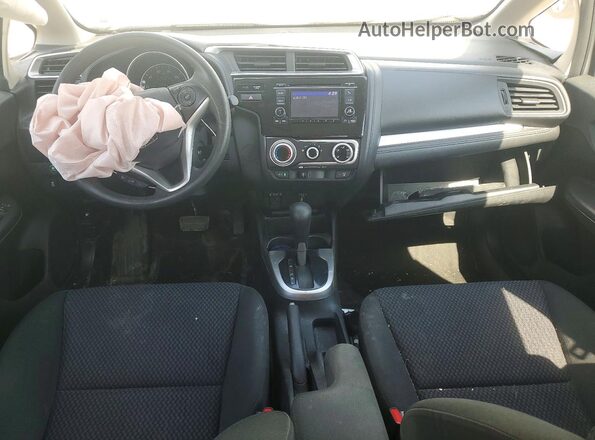3HGGK5H47KM749635 2019 HONDA FIT White Вид панелі приладів