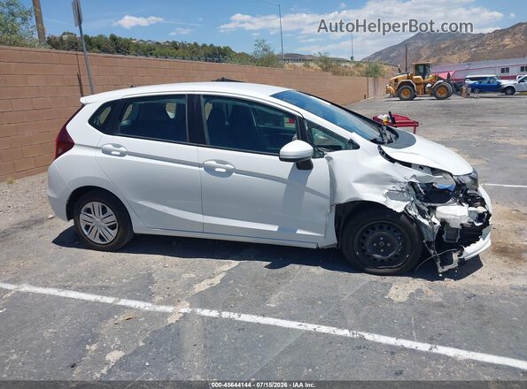 3HGGK5H47KM751997 2019 HONDA FIT White Widok wnętrza z tyłu