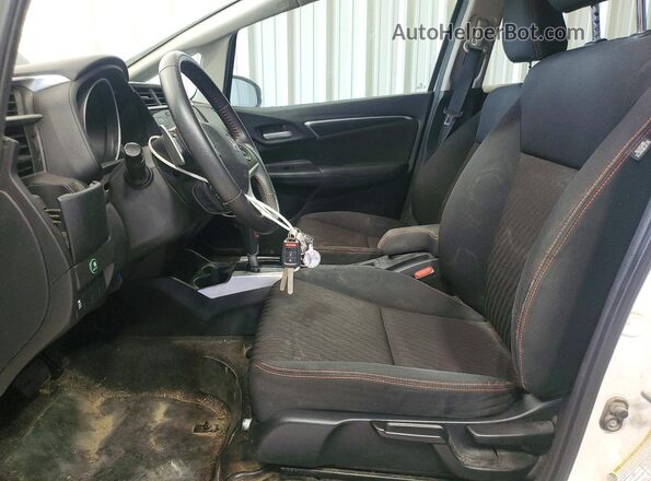 3HGGK5H66JM700264 2018 HONDA FIT White Սալոնի դիմացի տեսք