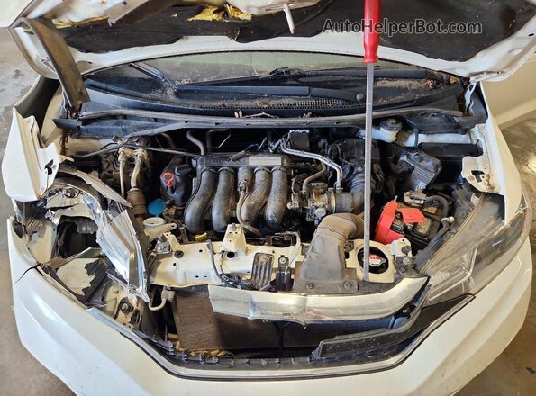 3HGGK5H80KM732176 2019 HONDA FIT White Вид задньої частини салону