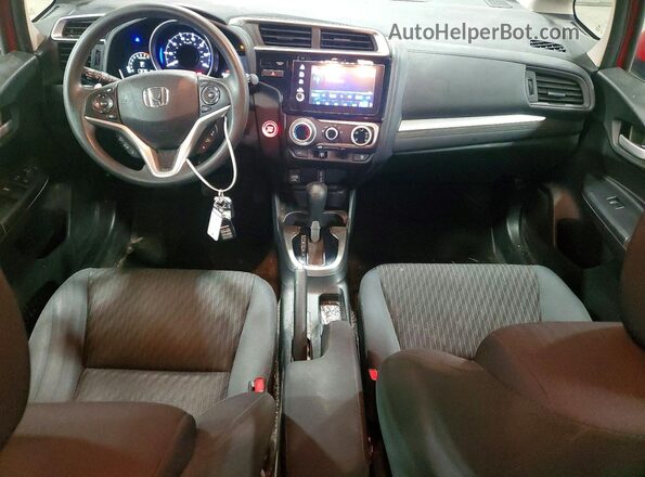 3HGGK5H81JM711142 2018 HONDA FIT Red Вид панелі приладів