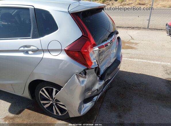3HGGK5H83JM711224 2018 HONDA FIT Silver Front view