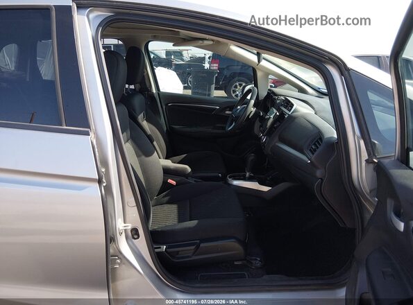 3HGGK5H83JM711224 2018 HONDA FIT Silver Front interior view
