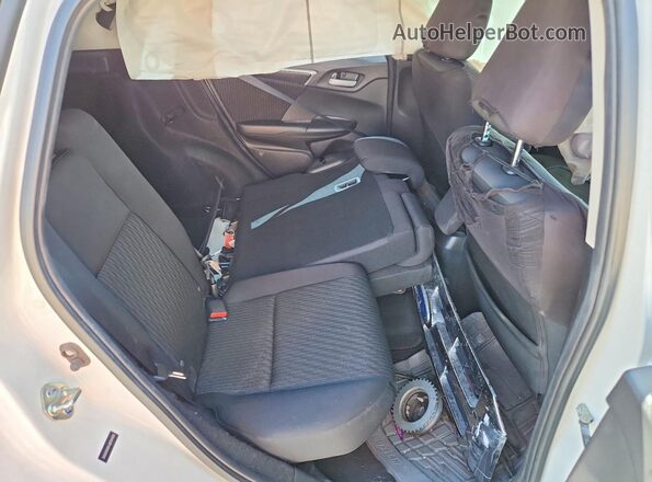 3HGGK5H84JM704489 2018 HONDA FIT Белый Вид задних сидений