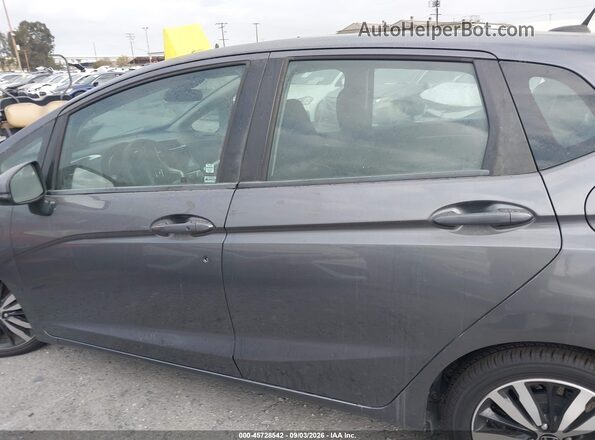 3HGGK5H88JM725930 2018 HONDA FIT Gray 