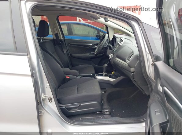3HGGK5H8XLM730033 2020 HONDA FIT Серебряный Вид салона спереди