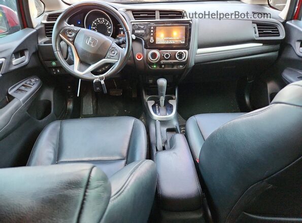 3HGGK5H94JM700466 2018 HONDA FIT Red Вид панелі приладів