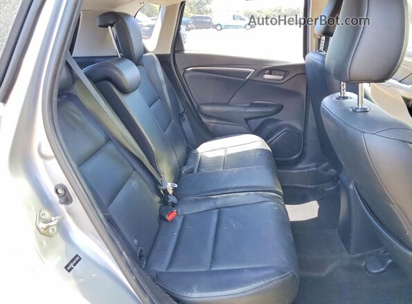 3HGGK5H94JM732916 2018 HONDA FIT Silver Հետևի նստատեղերի տեսք
