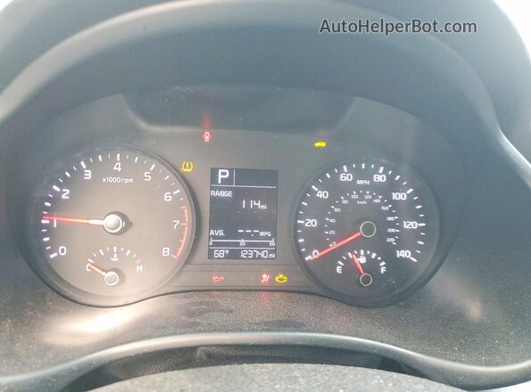 3KPA24AB2JE045391 2018 KIA RIO Черный Вид щитка приборов