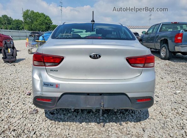 3KPA24AB2JE046962 2018 KIA RIO Silver უკანა ხედი