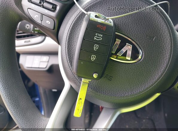 3KPA24AB2JE144518 2018 KIA RIO Blue Widok deski rozdzielczej