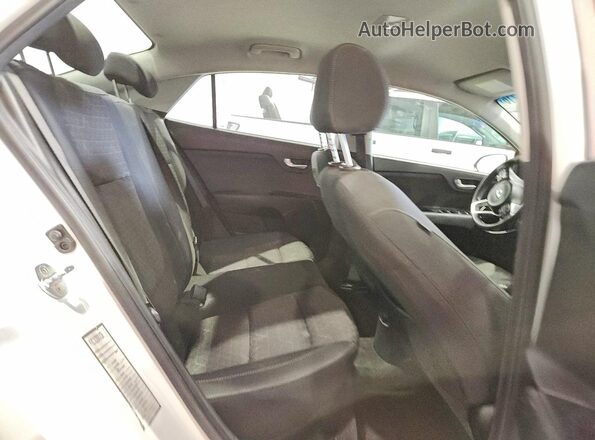 3KPA24AB2KE180002 2019 KIA RIO Белый Вид задних сидений