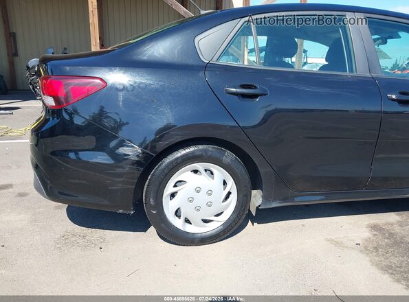 3KPA24AB3JE071305 2018 KIA RIO Black Դիմացի տեսք