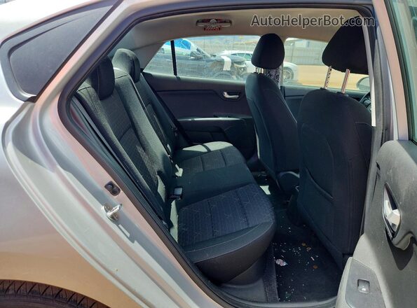 3KPA24AB3KE228333 2019 KIA RIO Silver Rear seats view
