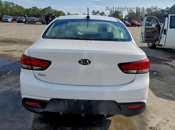 3KPA24AB6JE073338 2018 KIA RIO Белый Вид сзади