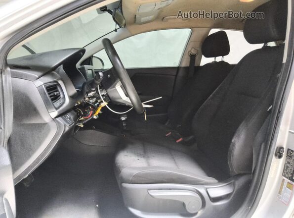 3KPA24AB6KE230495 2019 KIA RIO Silver 