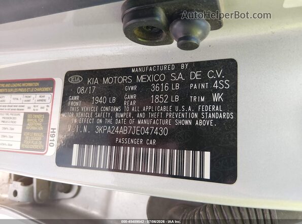 3KPA24AB7JE047430 2018 KIA RIO Silver Widok komory silnika
