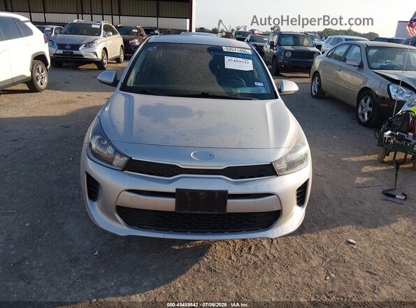 3KPA24AB7JE047430 2018 KIA RIO Silver Widok wnętrza z tyłu