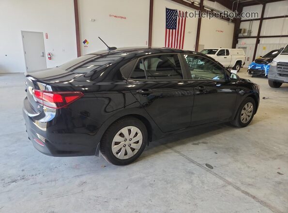 3KPA24AB8JE071817 2018 KIA RIO Black Tył prawy