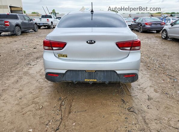 3KPA24AB8JE079769 2018 KIA RIO Silver Widok z tyłu