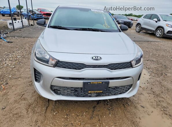 3KPA24AB8JE079769 2018 KIA RIO Silver Widok z przodu